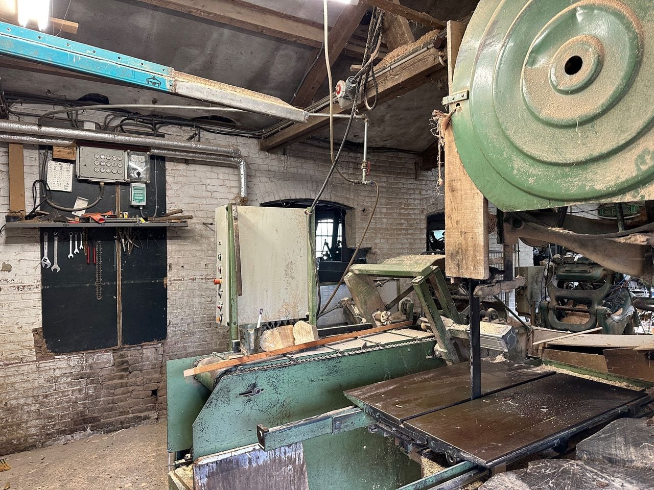A look at the clog factory in Kaathoven.
