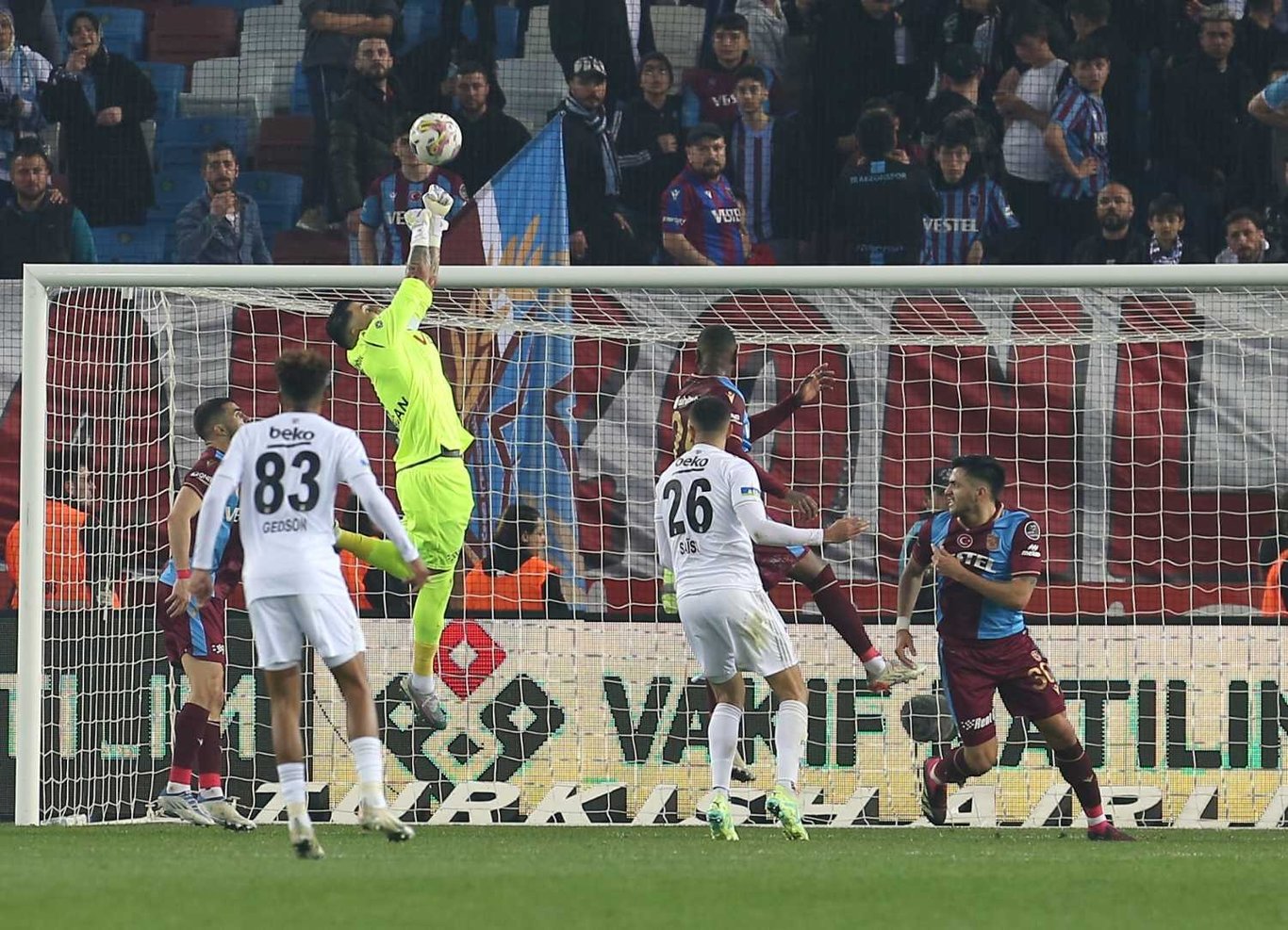 On which channel will the Trabzonspor-Beşiktaş match be broadcast?
