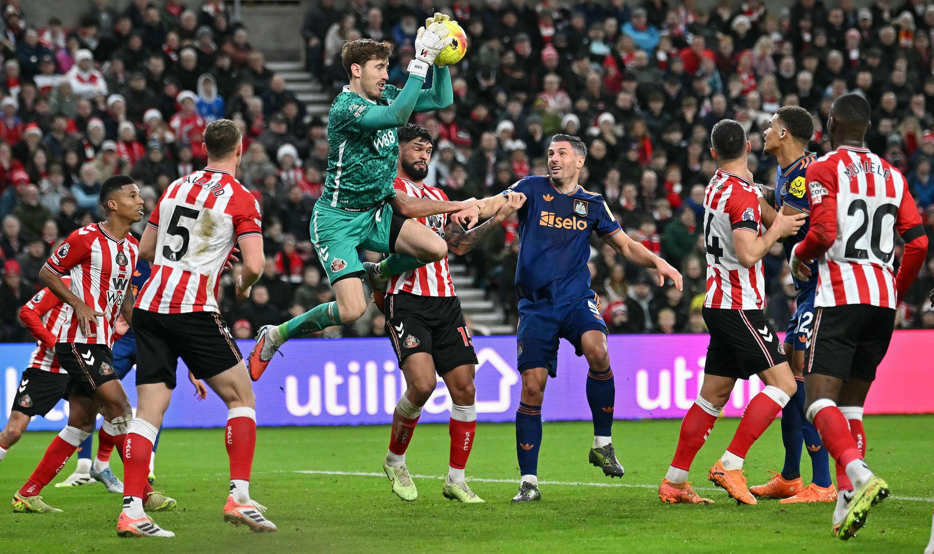 Dutch Sunderland goalkeeper Robin Roefs rules the air.