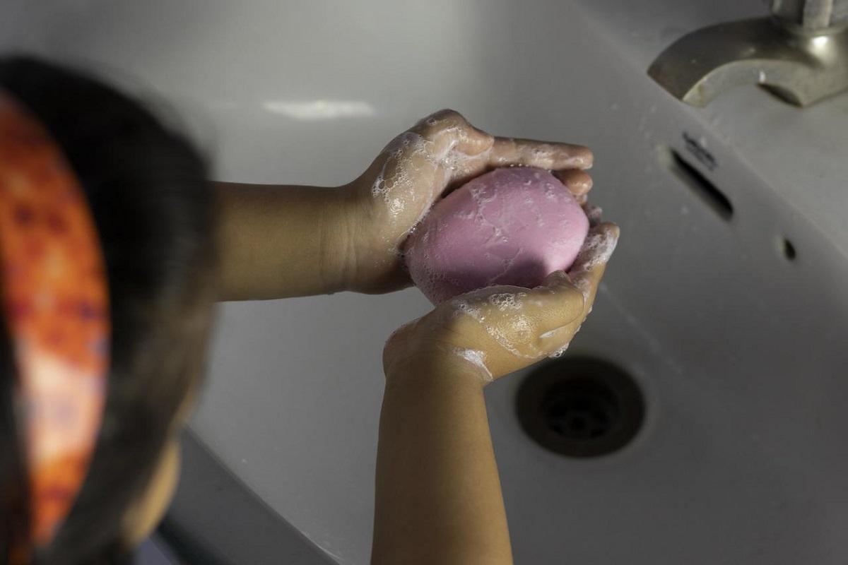 Hand hygiene is essential to avoid the spread of the parasite.