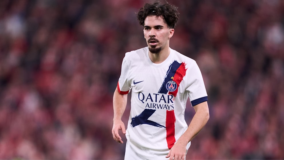 Denker und Lenker von PSG: Vitinha. Der 25-Jährige wechselte 2022 für 41,5 Mio. von Porto nach Paris