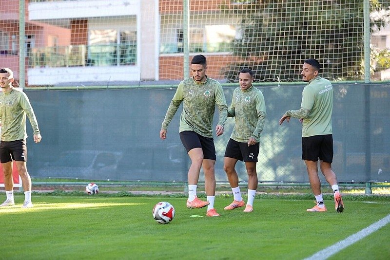Possible 11s for Trrabzonspor-Alanyaspor match