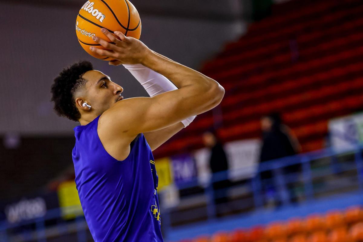 The American is integrating little by little and Pascual is confident that he will perform well