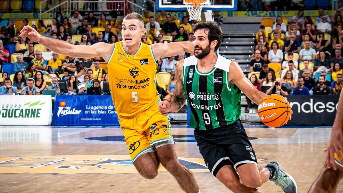 Ricky Rubio left applauded by the Gran Canaria public after showing off
