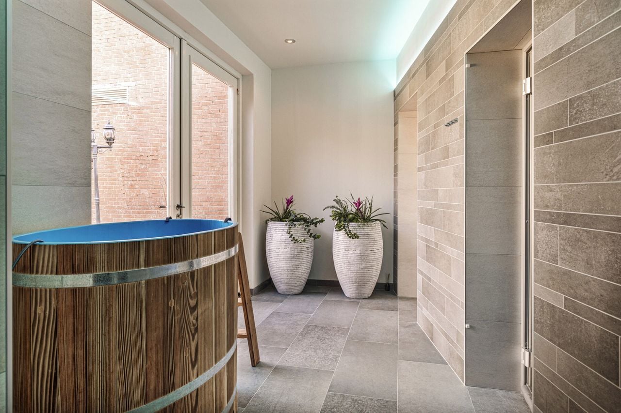 Photo: Grosfeld Real Estate.