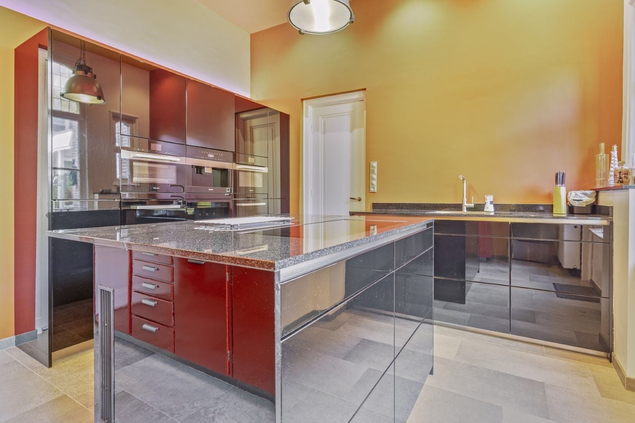 Photo: Grosfeld Real Estate.