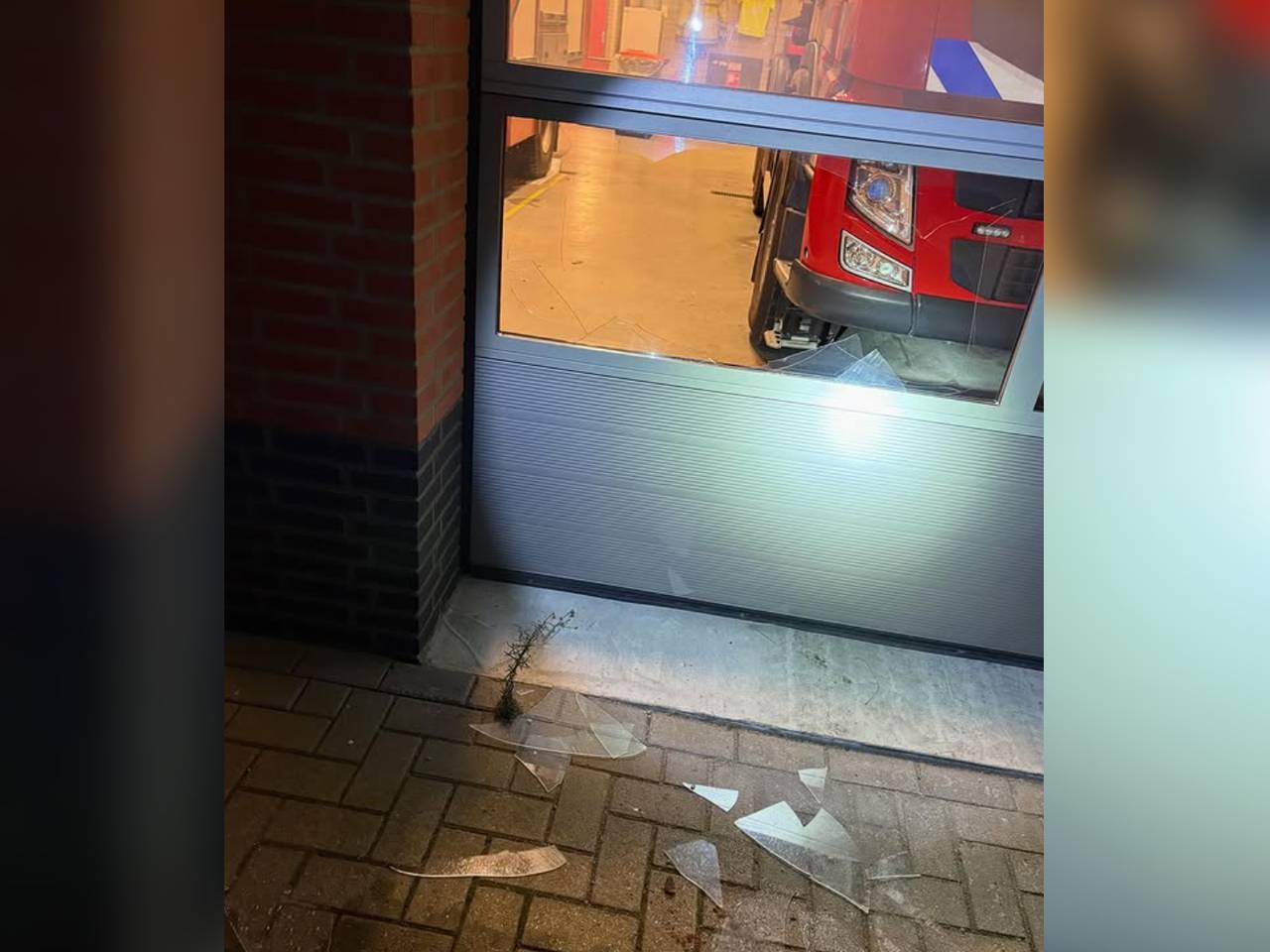 https://api.omroepbrabant.nl/img/f/$width$/$height$/0.50/0.50/cmV2aXNpb25zLzQ3OTkzMDctMS5qcGc_c2U9MjA0NS0wMS0wMVQxMCUzQTQwJTNBMDBaJnNpZz0yN1p4c 3FLQXFxJTJCa3UxU09YeWtKeHFBUXduVlZvMFVXdk5rTm1ZSCUyRkxnVSUzRCZzcD1yJnNw cj1odHRwcyZzcj1iJnN0PTIwMjUtMDEtMDFUMTAlM0E0MCUzQTAwWiZzdj0yMDIwLTEwLTAy