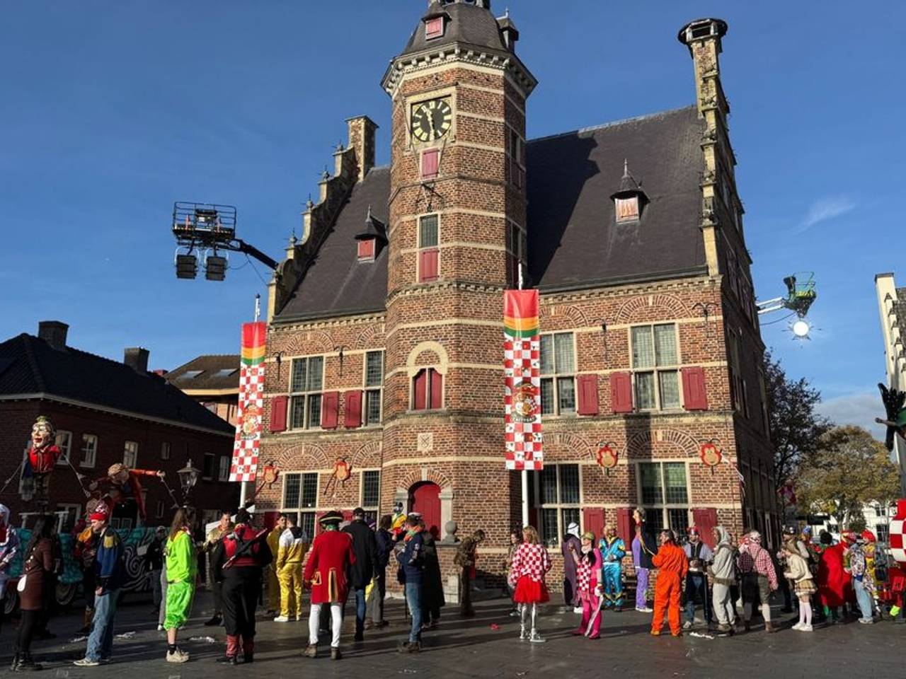 https://api.omroepbrabant.nl/img/f/$width$/$height$/0.5/0.5/bWVkaWEvcHJvZC80Nzc0MTI1LmpwZz9zdj0yMDE5LTA3LTA3JnN0PTIwMjAtMDEtMDFUMDAlM0Ew MCUzQTAwWiZzZT0yMDQwLTAxLTAxVDAwJTNBMDAlM0EwMFomc3I9YiZzcD1yJnNpZz1ub00xbXkwdUcxMDVPTVNWWVJHQnJLYTBmdiUyQndGWExXbzFkMnBQbiUyRlJiZyUzRA==