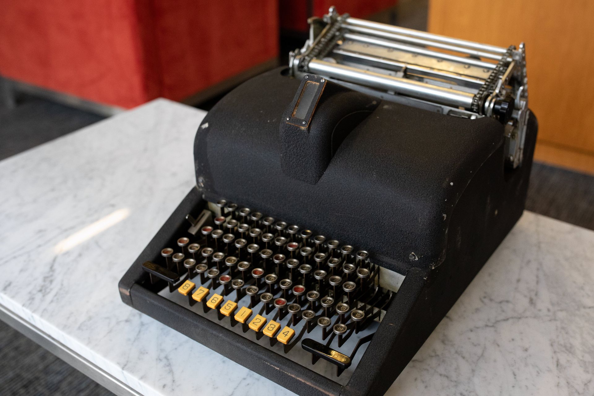 A photo of the only copy of the Chinese MingKwai typewriter ever built