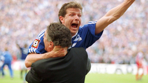 The moment on May 19, 2001, when FC Schalke 04 were briefly German champions: Andreas Möller celebrates with manager Rudi Assauer