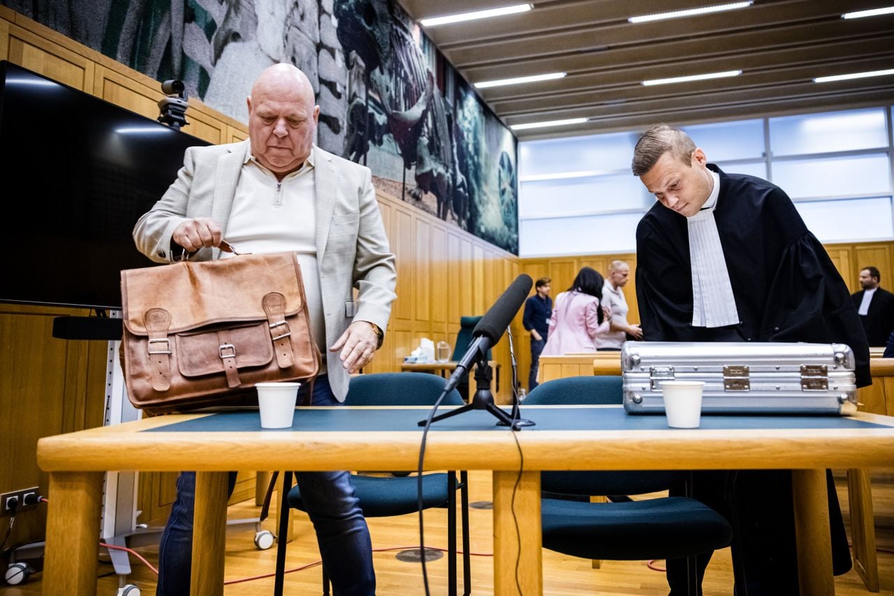 Peter Gillis and Erik Braun, one of his many lawyers (source: ANP)