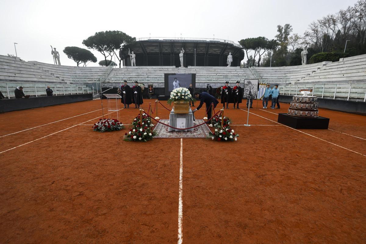 The court of the Foro Italico in Rome hosted the Italian's coffin