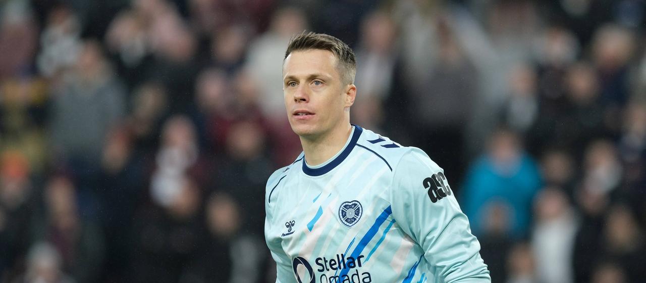 Alexander Schwolow in action