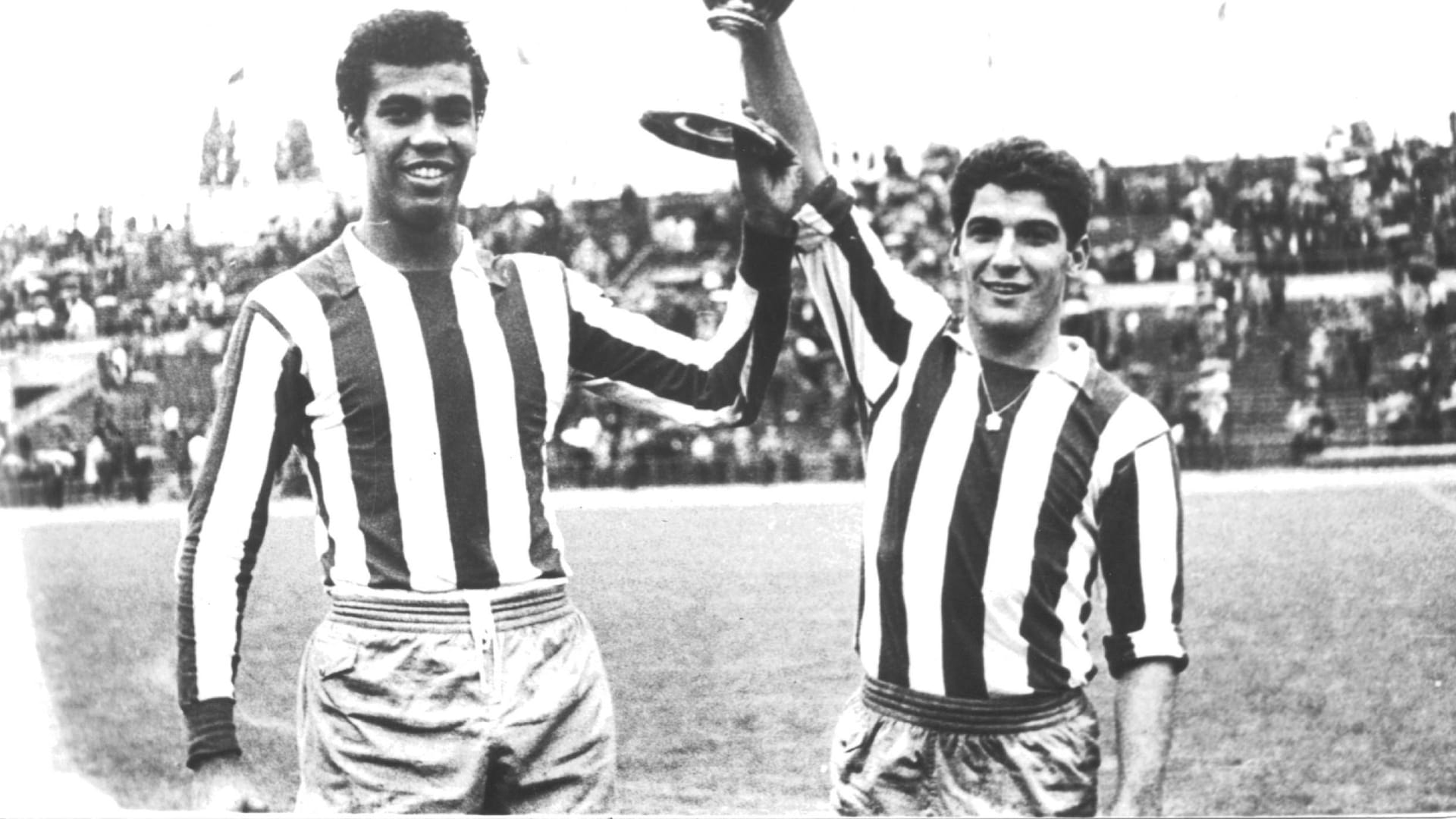 Enrique Collar (r.) next to Jorge Mendonça: Together they won the European Cup Winners' Cup.
