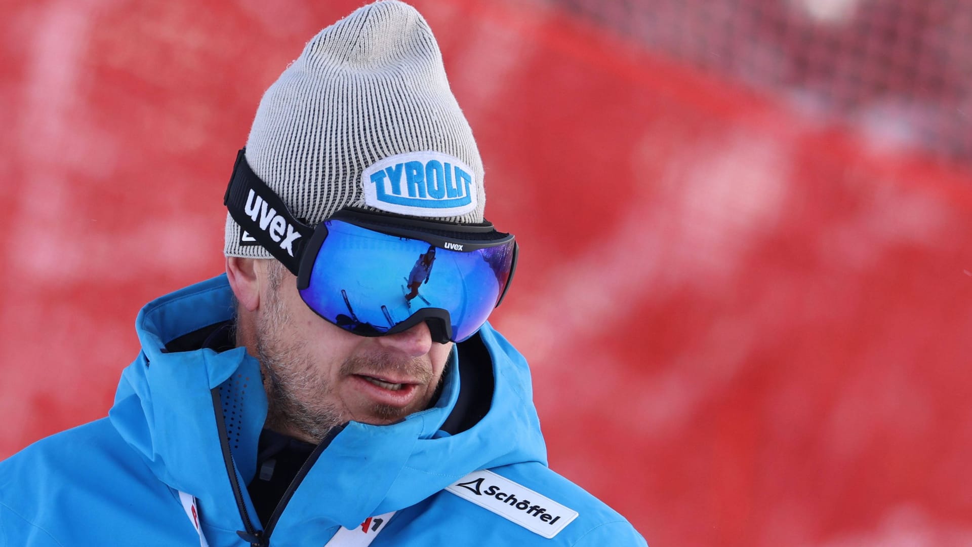 Roland Assinger: The Austrian has to watch first.