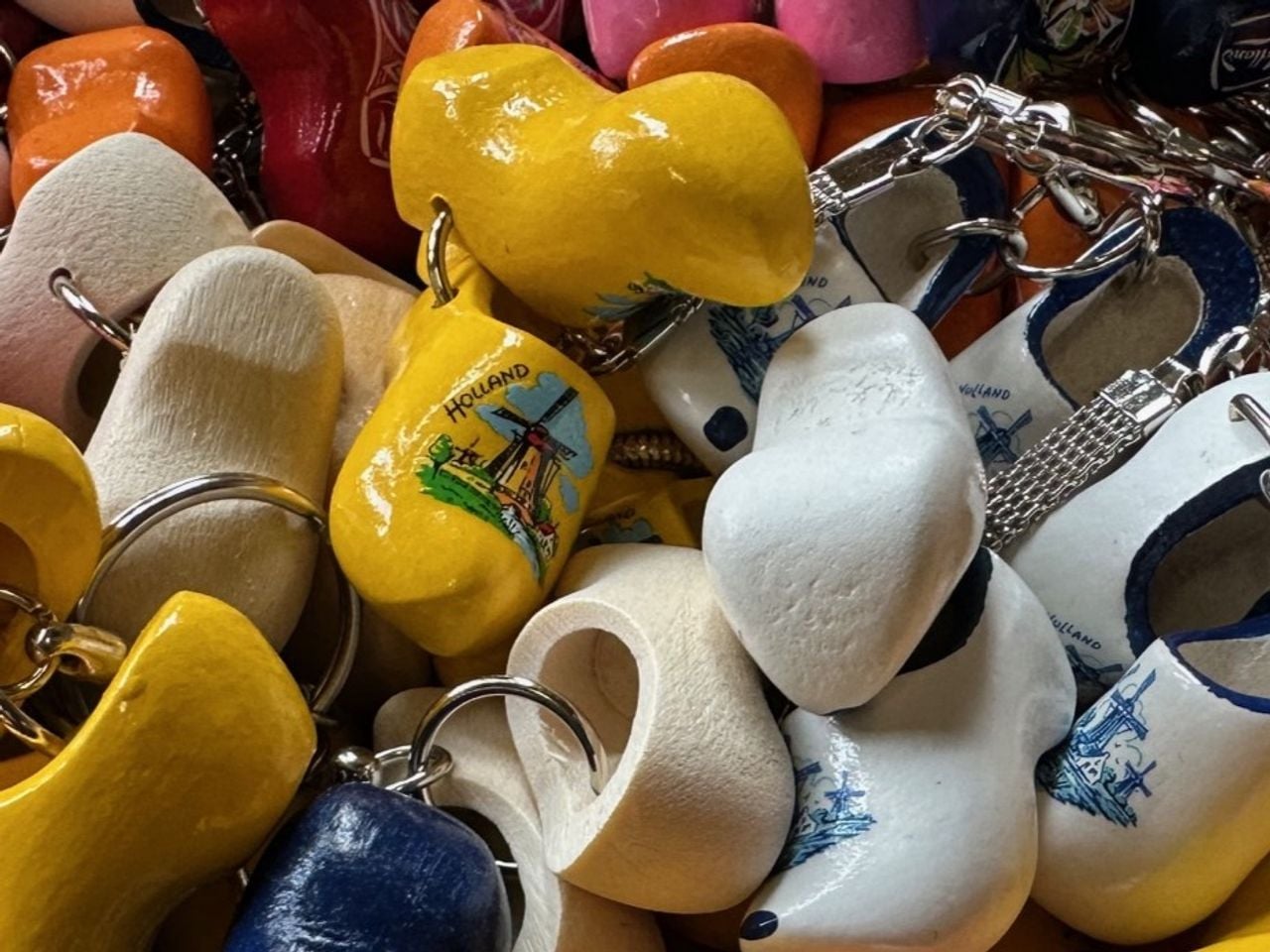 Clogs key rings.