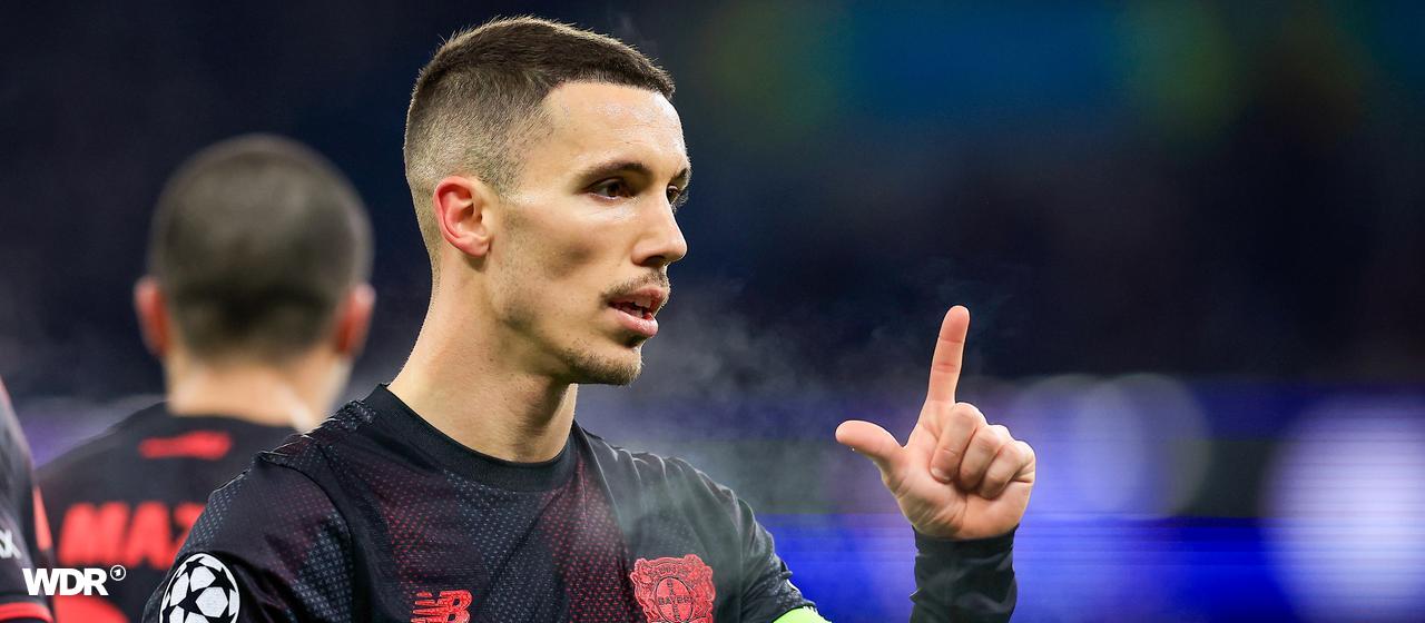 Alejandro Grimaldo in action