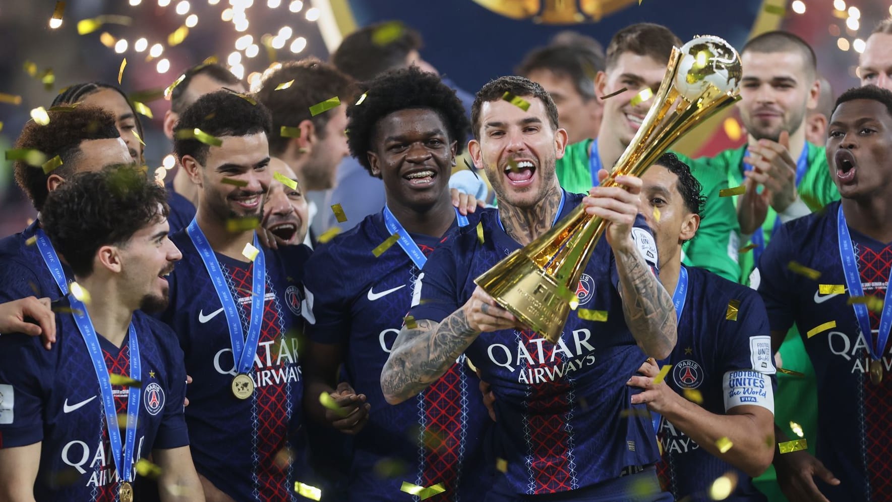 The PSG professionals are celebrating: the Intercontinental Cup is also heading to Paris.