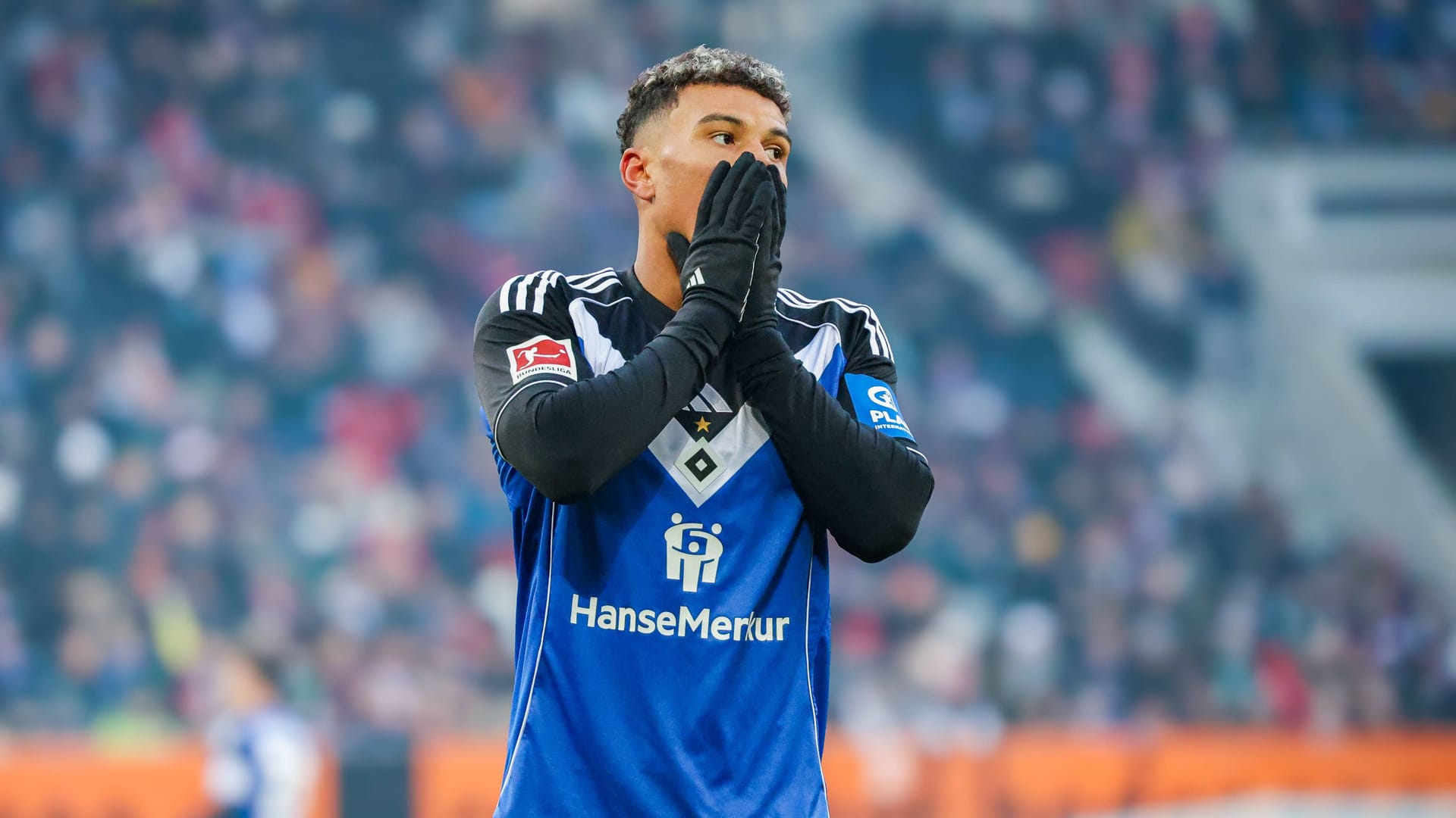 HSV striker Ransford Königsdörffer is annoyed (archive photo): A week after the 1-0 win over Hamburg, Augsburg fired Sandro Wagner.