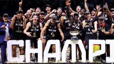 The German basketball players with the European Championship Cup: They were once again "Team of the year".
