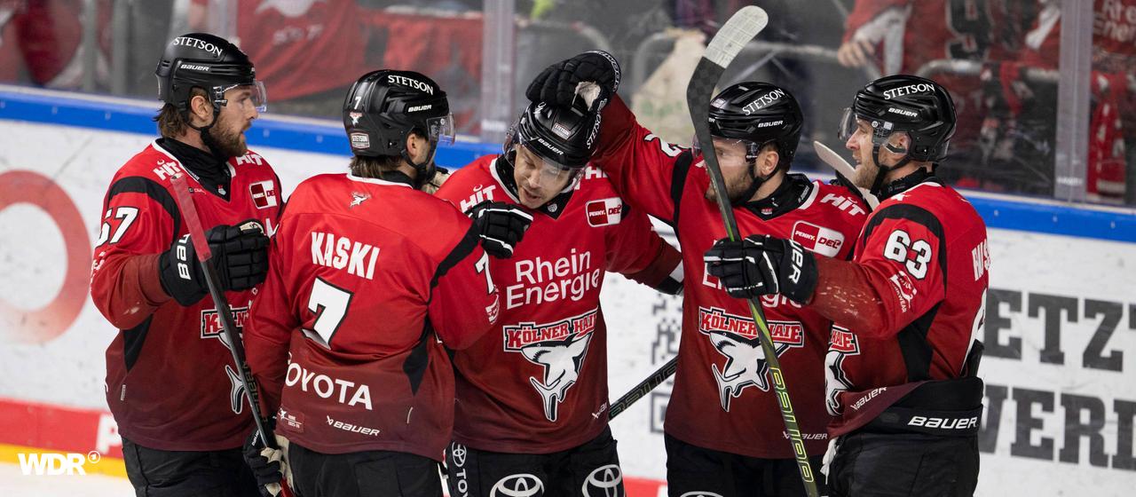 Cologne Haie cheers after the 5:2 win against Schwenninger Wild Wings