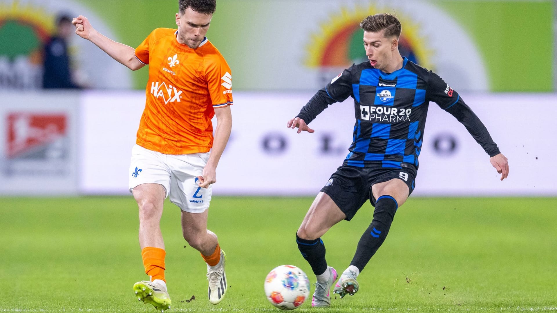 Duel for the ball: Darmstadt and Paderborn did not find a winner. Duel for the ball: Darmstadt and Paderborn did not find a winner.