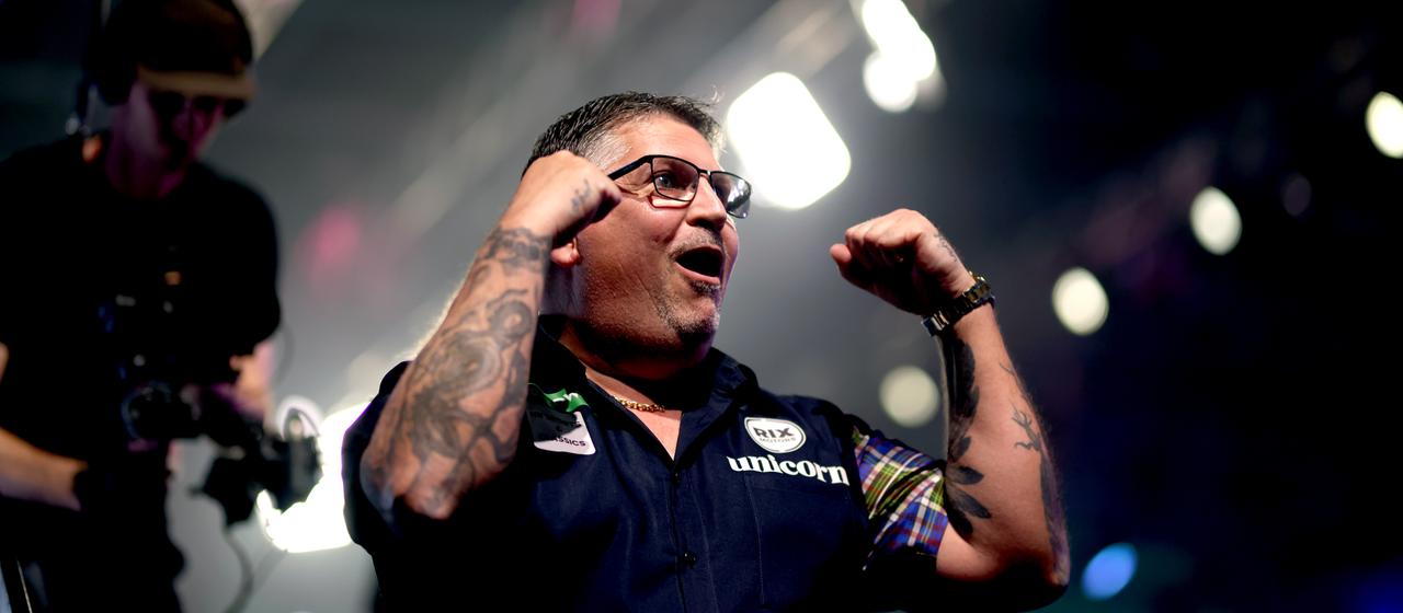 Scotland's Gary Anderson wins against Dutchman Michael van Gerwen in the fourth round of the World Darts Championship