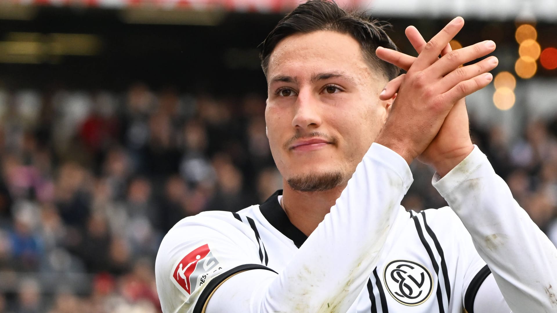 Younes Ebnoutalib: The striker scored twelve goals in the first half of the second division.