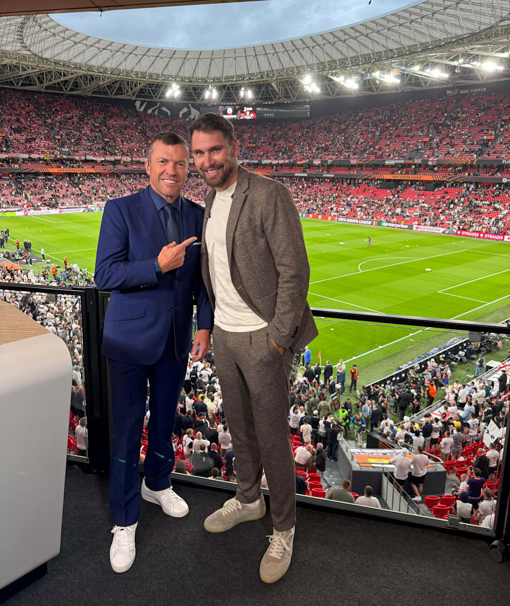 Helmes (r.) mit seinem Sky- und RTL-Kollegen Lothar Matthäus