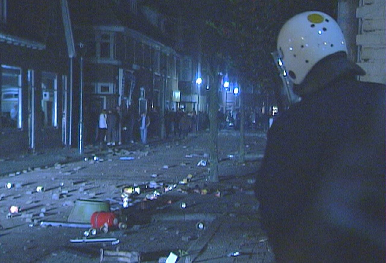 Freddy walked between the rioters and police (photo: Omroep Brabant).