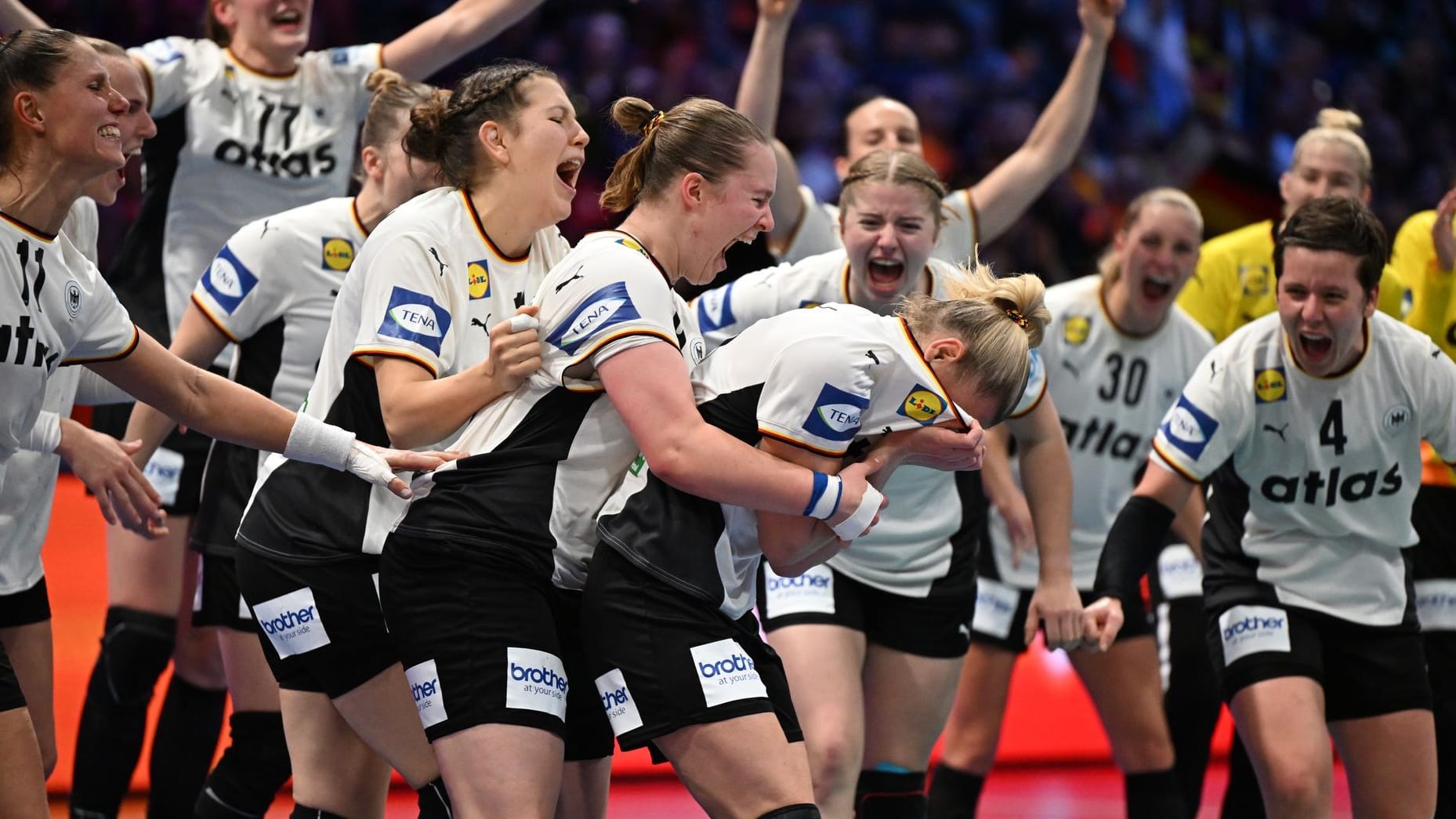 Unlimited celebration: Germany is in the final of the Handball World Cup.