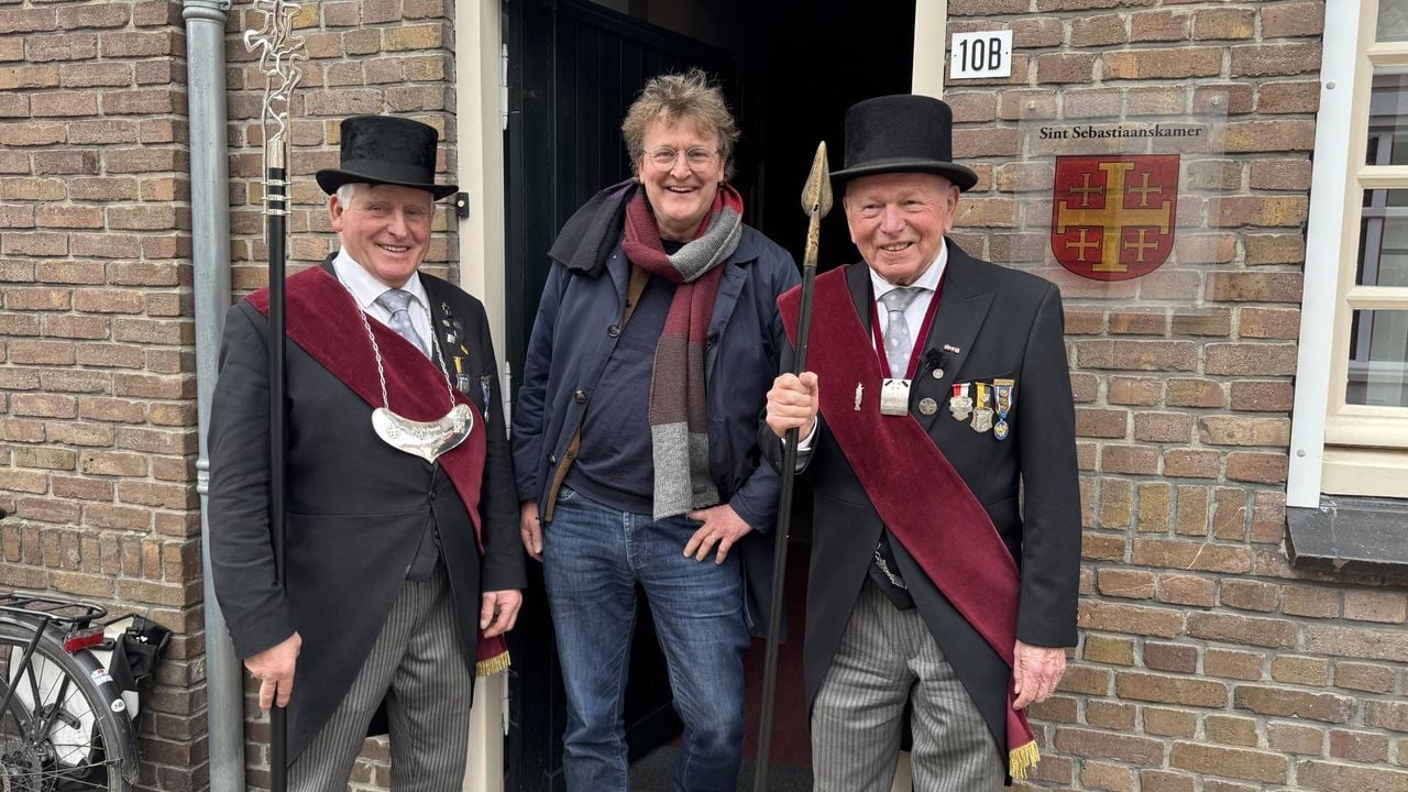 Patrick Timmermans (middle) visiting the Oirschot guild.