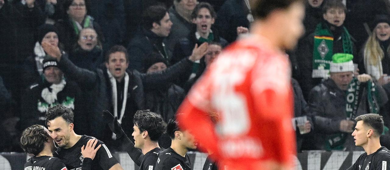 Gladbach cheers in Mainz