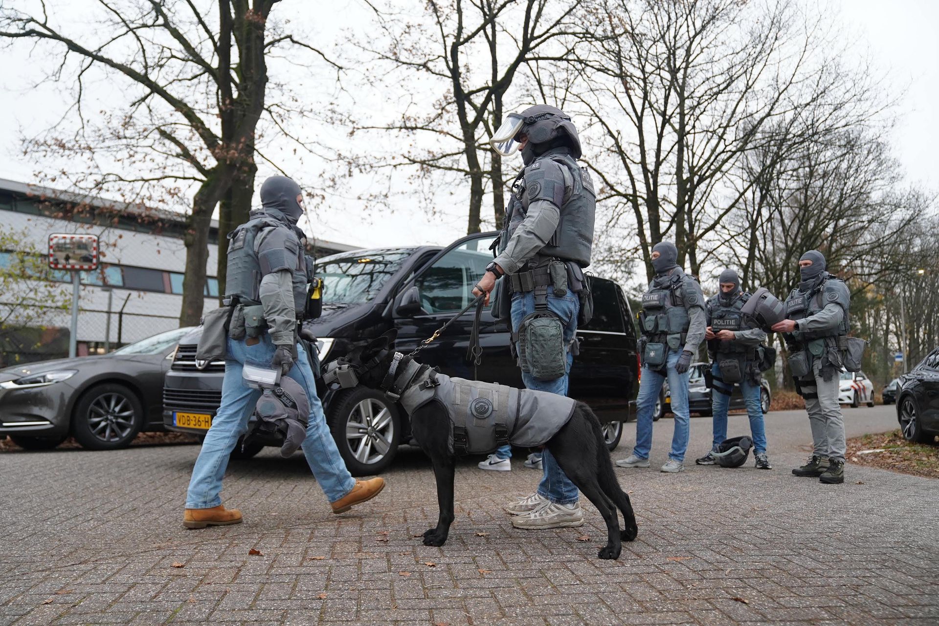 Officers outside the penitentiary in Vught, during the hostage taking.