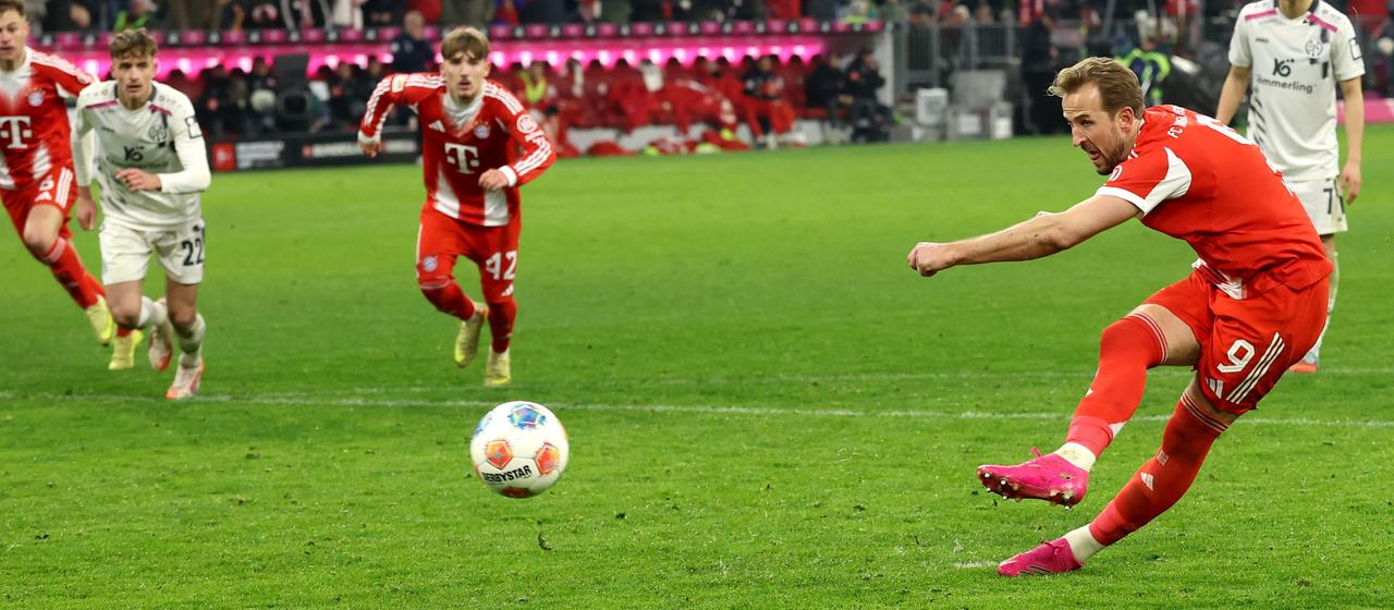 Harry Kane scores from the penalty spot