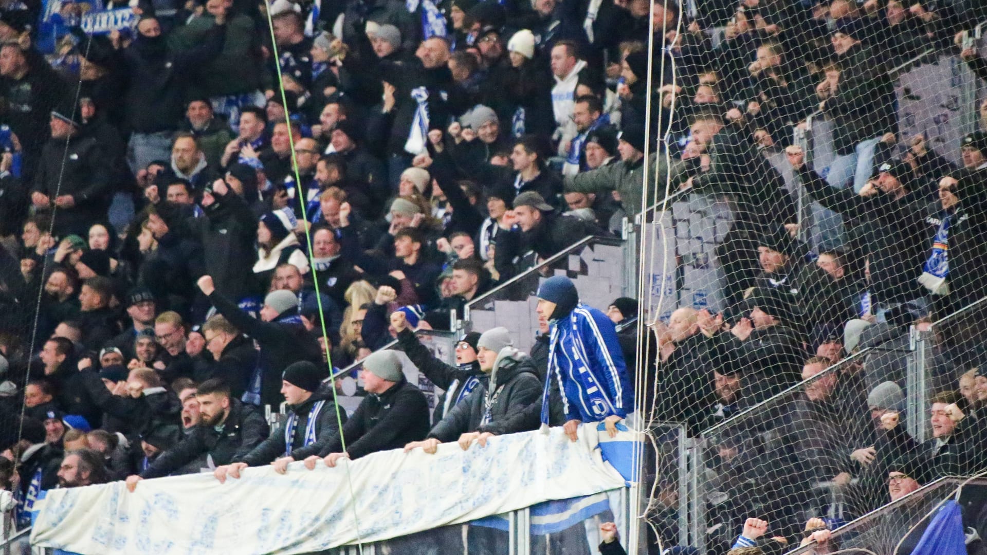Fans in Leipzig: The chants paused for a few minutes.