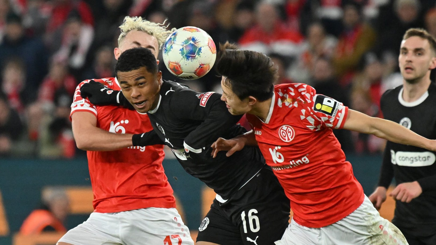 Contested duel: Mainz and St. Pauli did not find a winner.