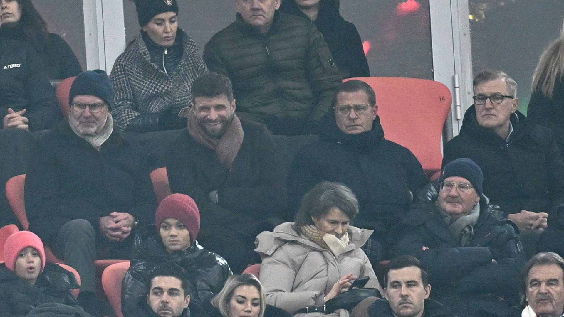 Karl-Heinz Rummenigge, Thomas Müller, Max Eberl and Jan-Christian Dreesen (from left): The Bayern bosses sat in the official gallery together with the 2014 world champion.