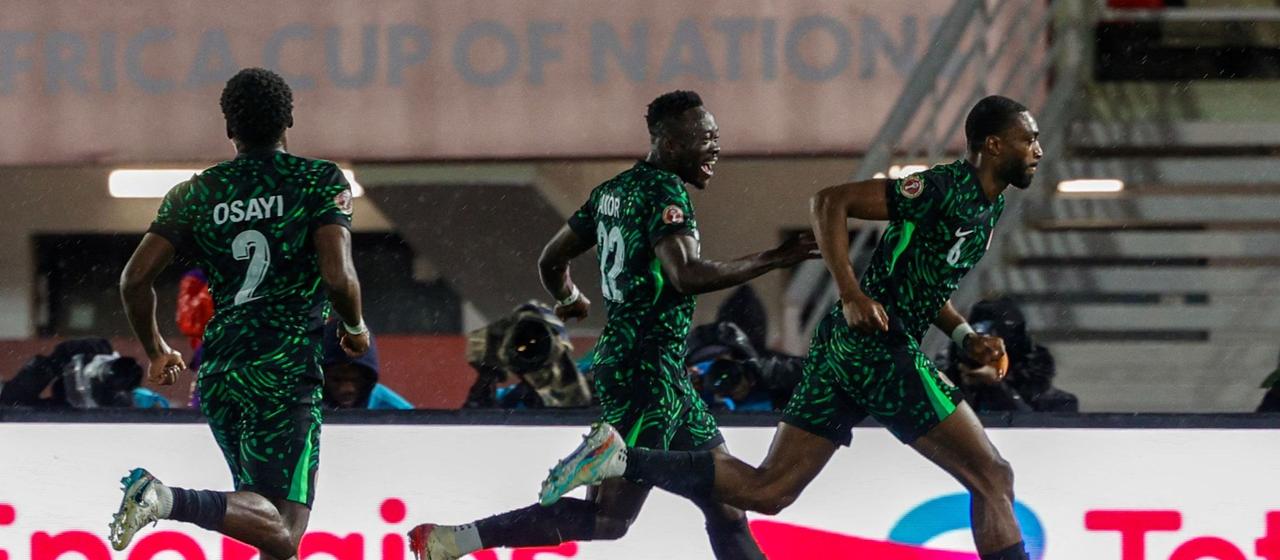 Nigeria Semi Ajayi celebrates his goal with his teammates