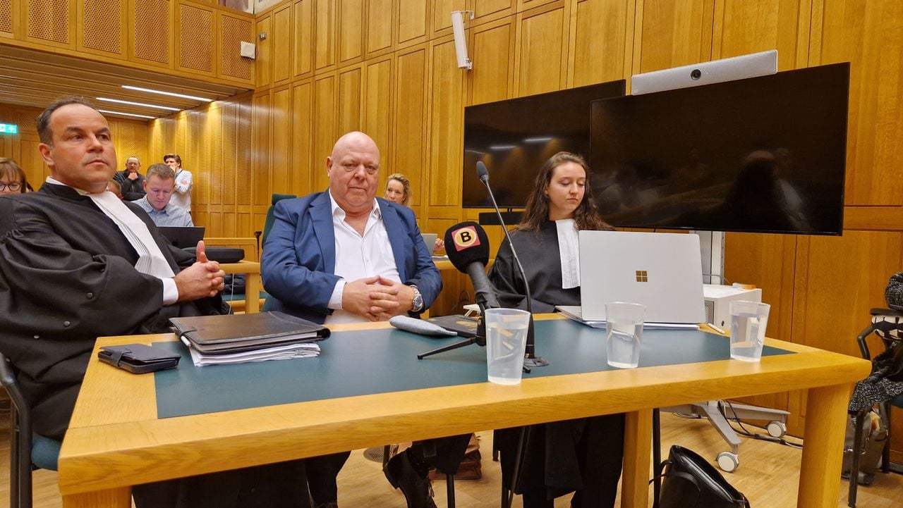 Peter Gillis in court (photo: Noël van Hooft).