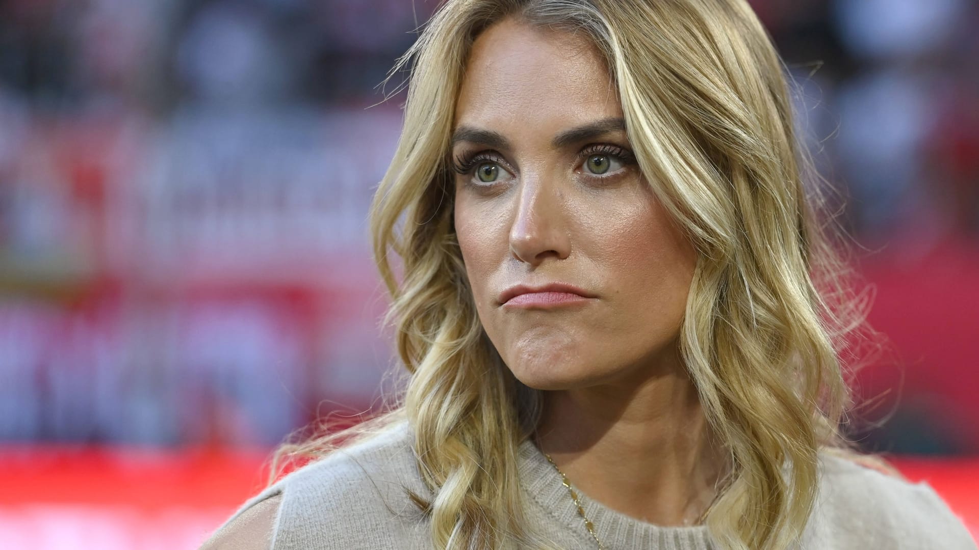 Anna Kraft: The sports presenter had a skiing accident on Christmas Eve.