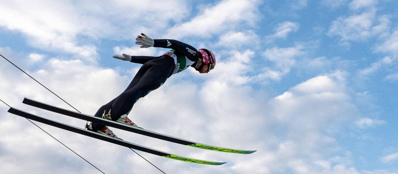 Felix Hoffmann in the air in Engelberg