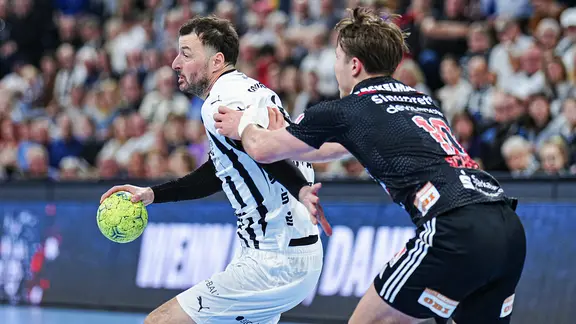 Game scene of the handball Bundesliga game THW Kiel against HC Erlangen with Domagoj Duvnjak (l.)