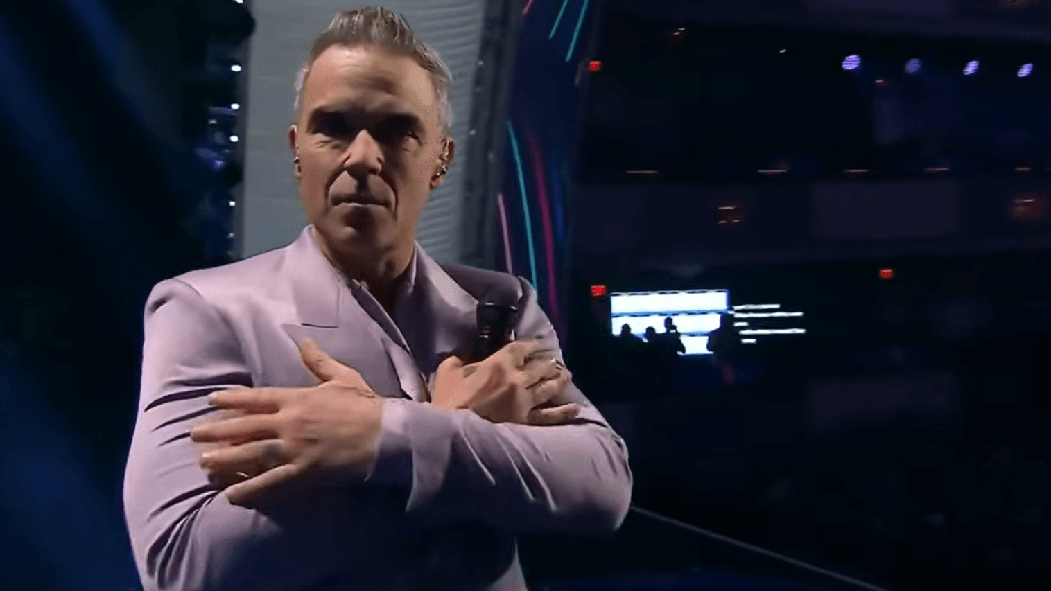 Robbie Williams: The Brit sang the World Cup song on Friday "Desire". Robbie Williams: The Brit sang the World Cup song on Friday "Desire".