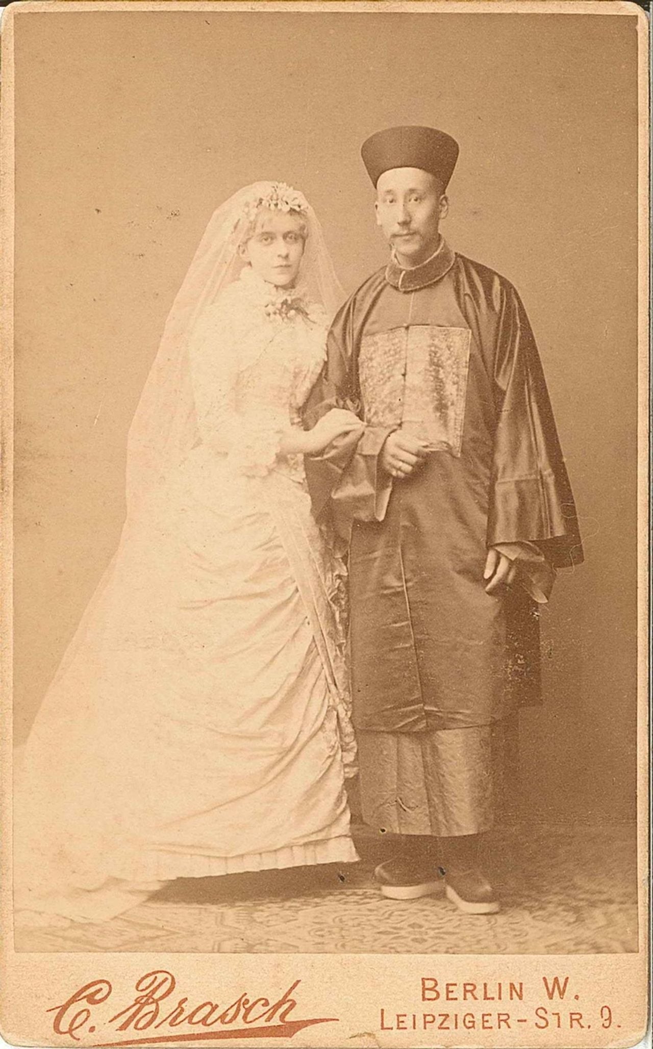 Wedding photo of Mia Cuypers and Frederic George Taen Err Toung (photo: Cuypers family).