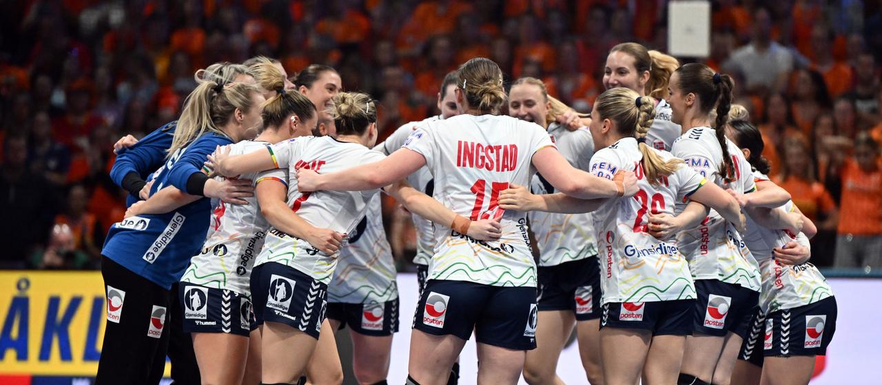 The Norwegian women's national handball team celebrates reaching the World Cup final