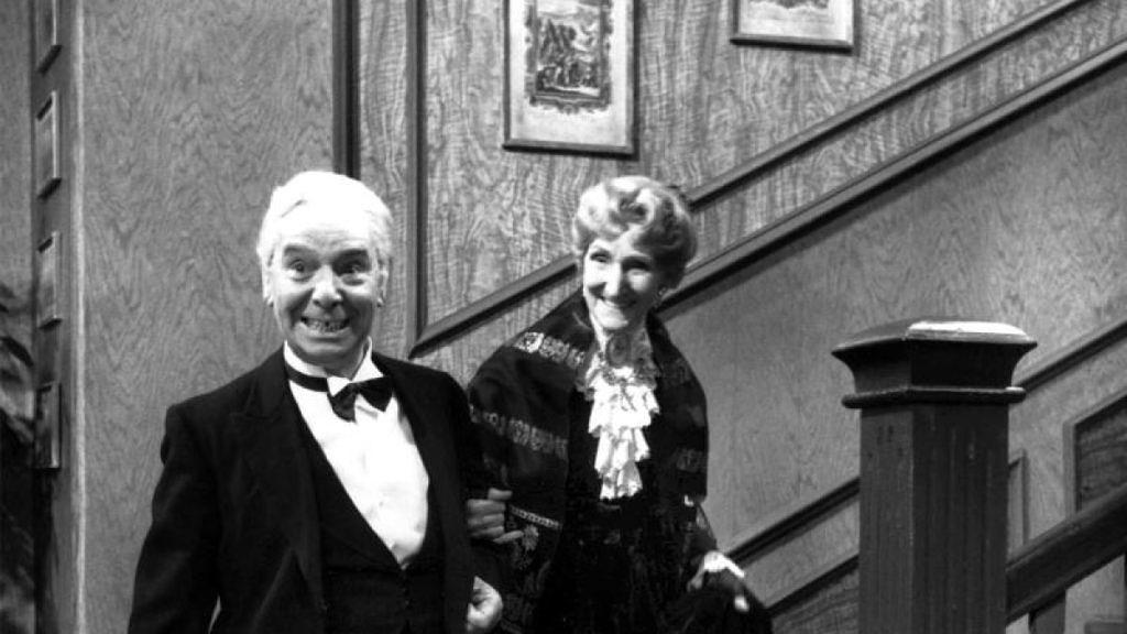Freddie Frinton with his partner May Warden in “Dinner For One”