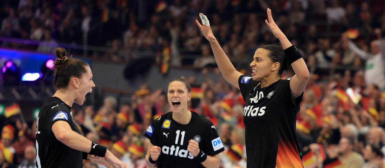 Germany's Emily Vogel and Aimee von Pereira celebrate their goal