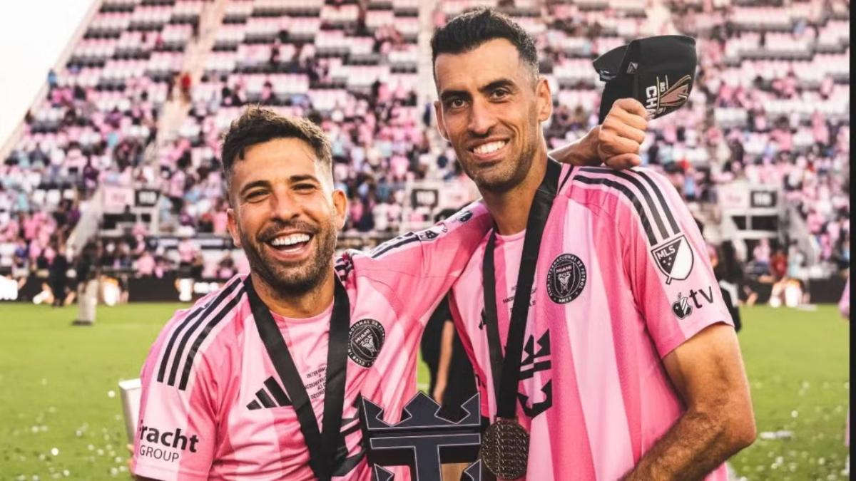 The emotional farewell of Jordi Alba and Sergio Busquets