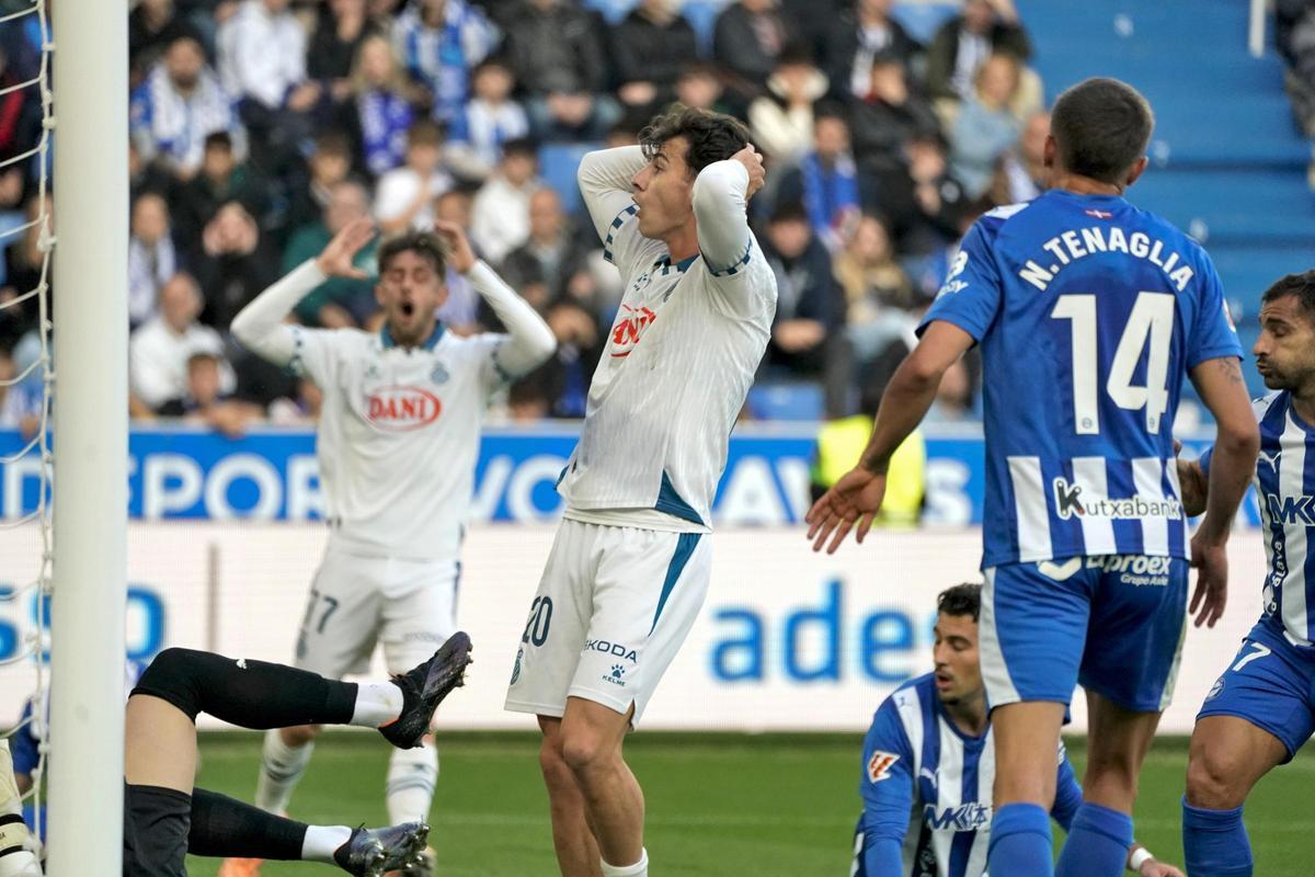 Antoniu Roca and Jofre Carreras complain against Alavés